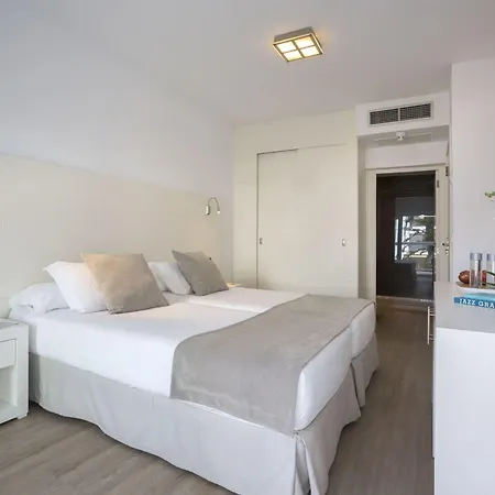 Gaviotas & Hotel Playa de Muro (Mallorca)